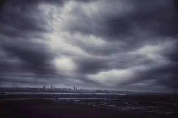 今早,刷爆朋友圈的除了大雨,还有这样一群人!