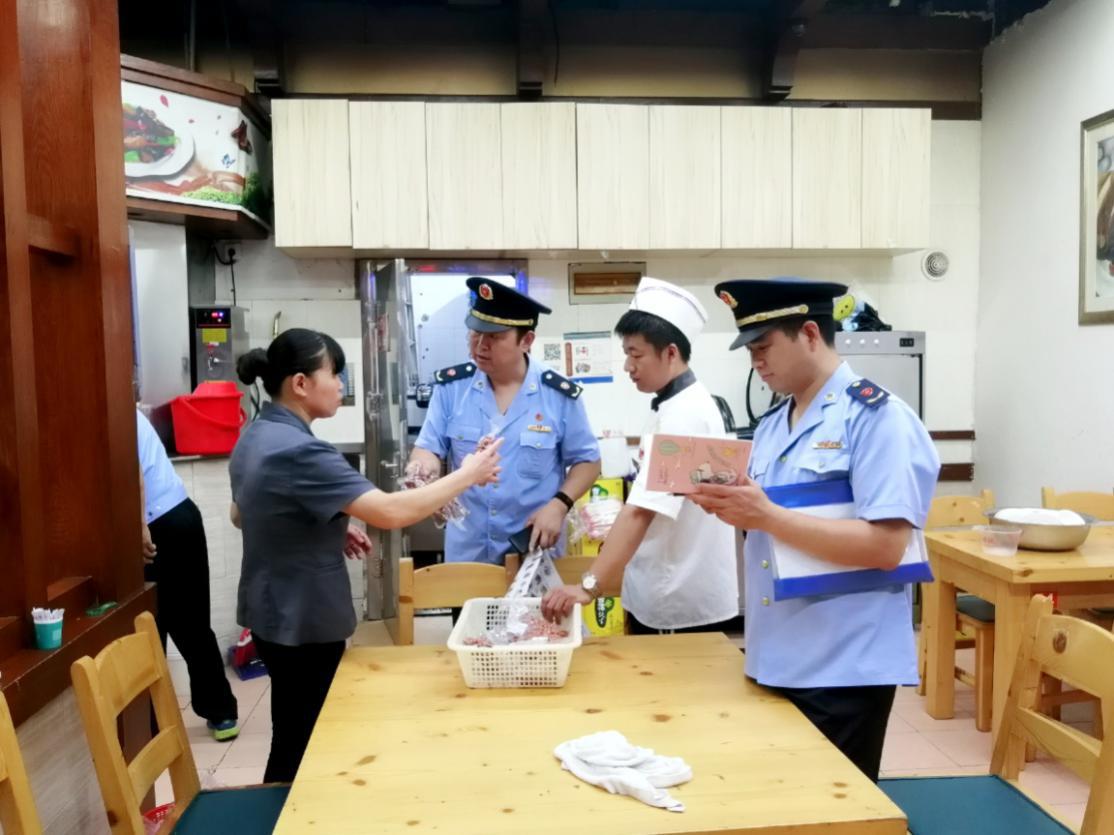 中秋节前食品安全检查进行时,我们在行动