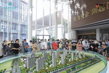 千人挤爆售楼处！南京最“潮”示范区首亮相，成全城焦点