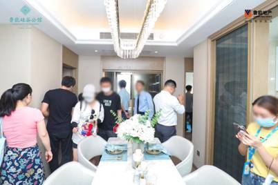 千人挤爆售楼处！南京最“潮”示范区首亮相，成全城焦点