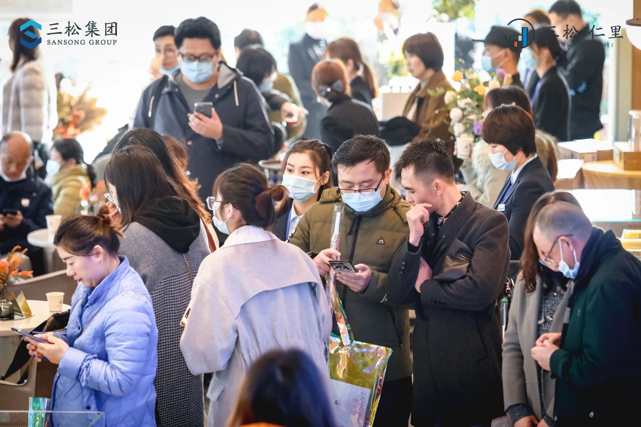 仅274席!江北高新纯新盘公开,售楼处被挤爆