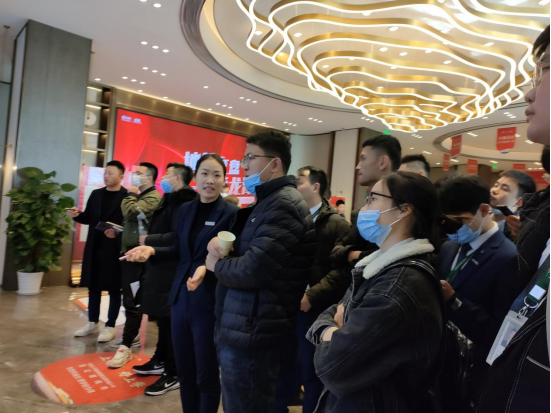 置业者：地铁房已经不稀罕了，我看重的是【四站到仙林湖】！